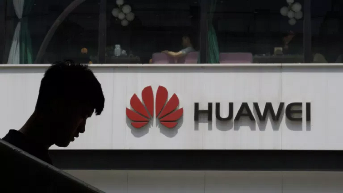 Huawei разработает складной смартфон Nova с широким экраном и новым дизайном