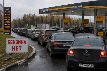 «Турбизнес на грани коллапса»: из-за топливного кризиса в Приангарье могут отменить до 80% броней на Байкале
