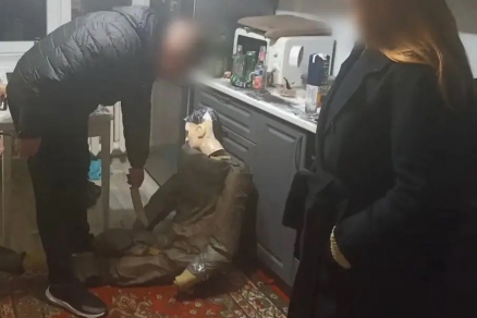 Два удара ножом в бедро: в Саранске гость убил хозяина квартиры во время застолья