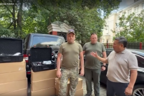 Глава Тувы Владислав Ховалыг передал бойцам 55-й отдельной гвардейской мотострелковой ордена Кутузова бригады очередную партию военного оборудования